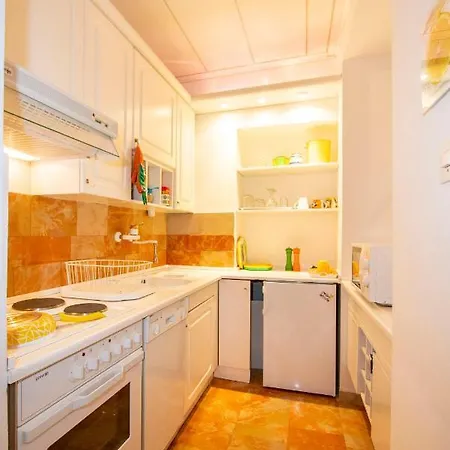 Apartment Aria