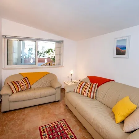 Apartment Aria