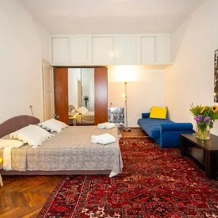 Aria Apartment Split